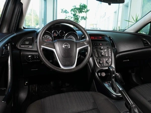 Хетчбэк Opel Astra 2012 года, 818000 рублей, Тверь