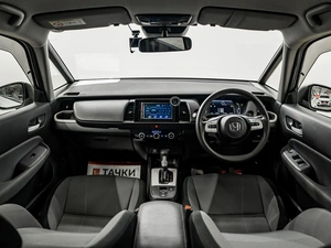 Хетчбэк Honda Fit 2020 года, 1400000 рублей, Красноярск