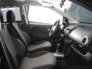 Хетчбэк Nissan Note 2013 года, 840000 рублей, Омск