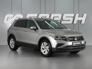 Внедорожник Volkswagen Tiguan 2021 года, 2920000 рублей, Красный Пахарь