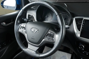 Седан Hyundai Solaris 2019 года, 1169000 рублей, Тюмень