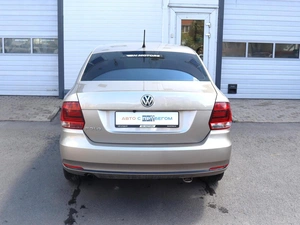 Седан Volkswagen Polo 2016 года, 970000 рублей, Железногорск
