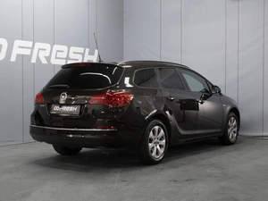 Универсал Opel Astra 2014 года, 550000 рублей, Омск