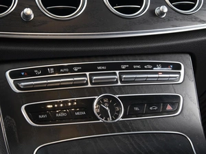 Седан Mercedes-benz E-класс 2018 года, 3700000 рублей, Омск