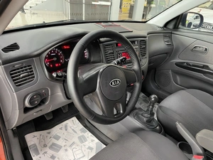 Хетчбэк Kia Rio 2011 года, 597000 рублей, Солонцы