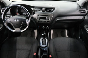 Седан Kia Rio 2016 года, 1009000 рублей, Омск