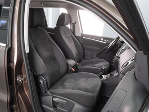 Внедорожник Volkswagen Tiguan 2014 года, 1289000 рублей, Воронеж