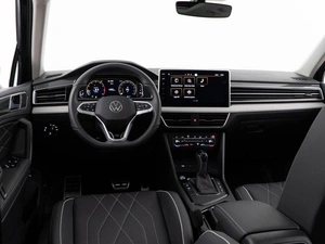 Внедорожник Volkswagen Tiguan L 2024 года, 4249999 рублей, Москва