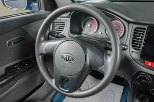 Седан Kia Rio 2010 года, 689000 рублей, Тюмень