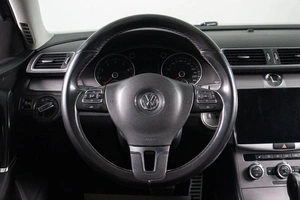 Седан Volkswagen Passat 2014 года, 1369000 рублей, Сургут