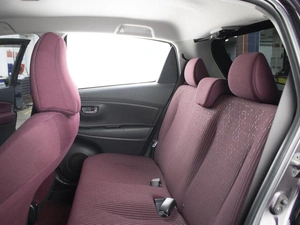 Хетчбэк Toyota Vitz 2016 года, 990000 рублей, Омск