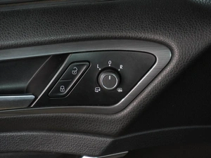 Хетчбэк Volkswagen Golf 2018 года, 1889000 рублей, Воронеж