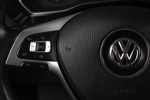 Седан Volkswagen Jetta 2018 года, 1629000 рублей, Тюмень