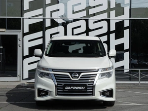 Минивэн Nissan Elgrand 2018 года, 2900000 рублей, Волгоград
