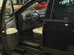 Внедорожник Cadillac Escalade-V 2026 года, 27000000 рублей, Павловская Слобода