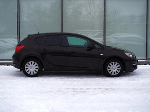 Хетчбэк Opel Astra 2013 года, 899000 рублей, Тверь