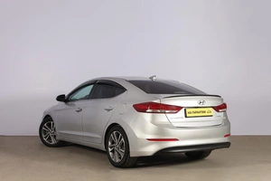 Седан Hyundai Elantra 2015 года, 1289000 рублей, Новосибирск