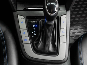 Седан Hyundai Elantra 2017 года, 1379000 рублей, Тюмень