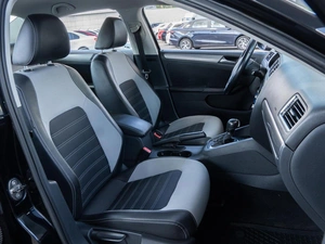 Седан Volkswagen Jetta 2011 года, 725000 рублей, Волгоград