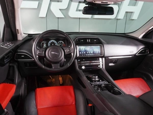 Внедорожник Jaguar F-Pace 2016 года, 3350000 рублей, Воронеж