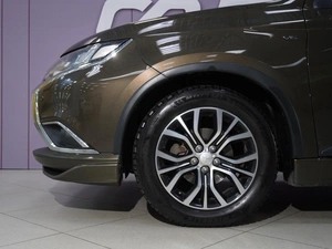 Внедорожник Mitsubishi Outlander 2017 года, 2820999 рублей, Тверь