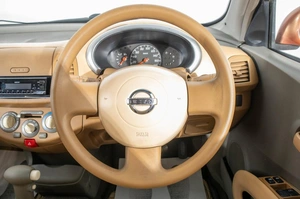 Хетчбэк Nissan March 2002 года, 299000 рублей, Барнаул