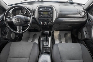 Внедорожник Toyota RAV4 2004 года, 899000 рублей, Барнаул