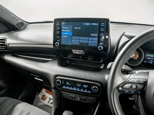 Хетчбэк Toyota Yaris 2020 года, 1270000 рублей, Красноярск