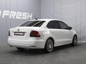 Седан Volkswagen Polo 2018 года, 1140000 рублей, Омск