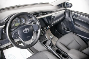 Седан Toyota Corolla 2014 года, 849000 рублей, Пермь