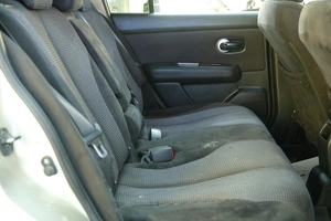 Хетчбэк Nissan Tiida 2012 года, 999000 рублей, Омск