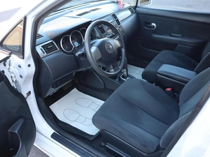 Хэтчбек Nissan Tiida 2013 года, 1310000 рублей, Железногорск