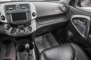 Внедорожник Toyota RAV4 2011 года, 1449000 рублей, Барнаул