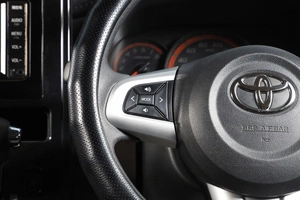 Минивэн Toyota Roomy 2020 года, 1299000 рублей, Новосибирск