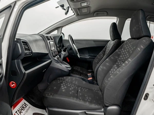 Хетчбэк Toyota Ractis 2011 года, 1080000 рублей, Красноярск