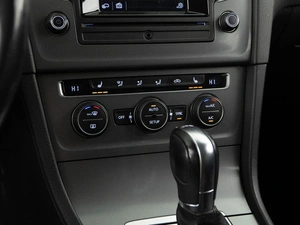 Хетчбэк Volkswagen Golf 2013 года, 1298999 рублей, Москва