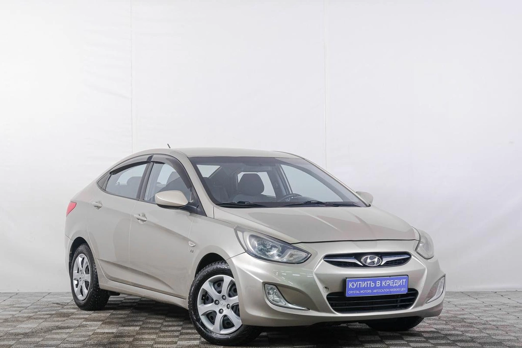 Седан Hyundai Solaris 2013 года, 869000 рублей, Кемерово
