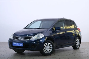 Хетчбэк Nissan Tiida 2010 года, 889000 рублей, Омск