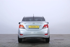 Седан Hyundai Solaris 2014 года, 889000 рублей, Омск