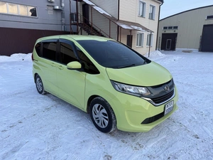 Минивэн Honda Freed 2019 года, 2000000 рублей, Красноярск