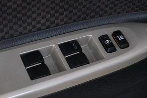 Седан Toyota Yaris 2007 года, 559000 рублей, Омск