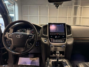 Внедорожник Toyota Land Cruiser 2017 года, 5897000 рублей, Красноярск