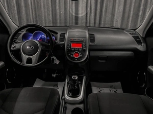 Хетчбэк Kia Soul 2014 года, 949000 рублей, Красноярск