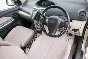 Седан Toyota Belta 2005 года, 549000 рублей, Красноярск