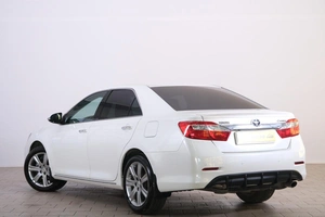 Седан Toyota Camry 2014 года, 1999000 рублей, Омск