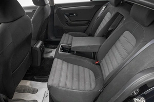 Седан Volkswagen Passat CC 2010 года, 999000 рублей, Барнаул
