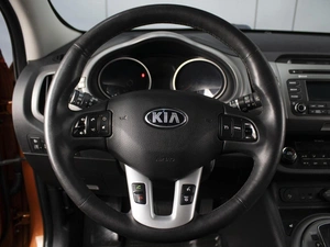 Внедорожник Kia Sportage 2014 года, 1290000 рублей, Омск