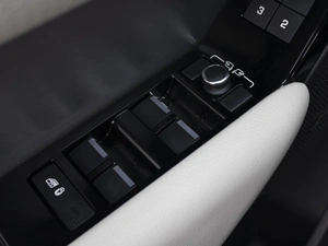 Внедорожник Land Rover Range Rover Velar 2020 года, 4349000 рублей, Омск