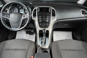 Хетчбэк Opel Astra 2013 года, 969000 рублей, Тюмень