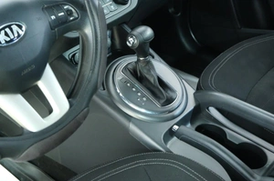 Внедорожник Kia Sportage 2013 года, 1499000 рублей, Омск